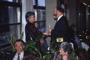 Dr. Ingeborg Wilfert und Dr. Joachim Neumann (stehend v. l.), Lothar Klaumünzner, Liselotte Klaumünzner