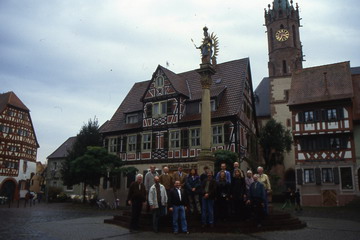 Die Gruppe auf dem Marktplatz in Ladenburg (X.X.)