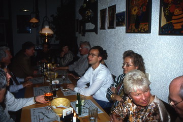 Abendessen in Schwetzingen: Klaus Breiter, Renate Huber, Margarethe Pietruska, N.N., Helmut Lehmann, Karin Gerner, Hartmut Gerner, Eberhard Hayn, Henning Wocke, N.N. und Lothar Klaumünzner (v. r.)