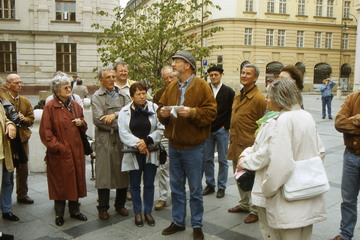 Altstadtführung in Bratislava (Preßburg): Klaus Breiter, Liselotte Klaumünzner, Lothar Klaumünzner, Hans Kern, Christa Sack, Hans Sack, Dr. Joachim Neumann, Matthias Grün, Karl Andreas und Irene-Annette Bergs (v. l.)