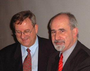 Prof. Dr.-Ing. Dietmar Grünreich, Frankfurt a.M., und Hans Kern (v. r.)